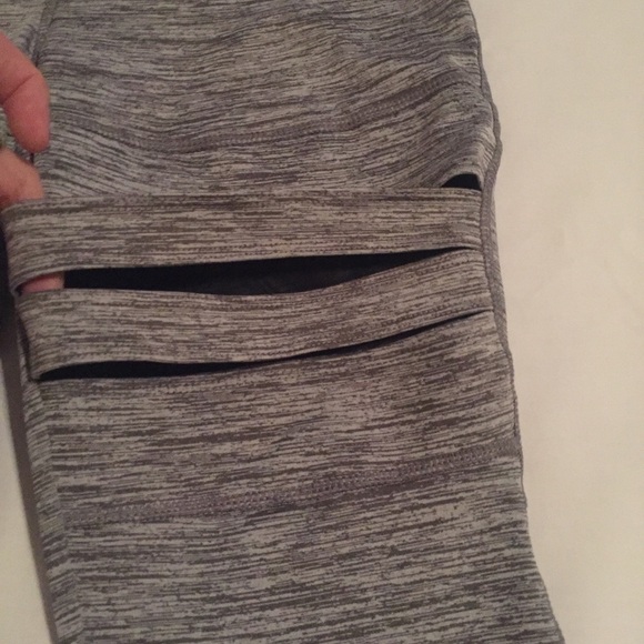 Cloud Chaser Leggings with Slit Cutouts on legs! Cute! Gray Vented Medium Yoga - Picture 6 of 7